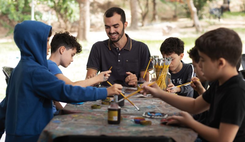 Gabriel Aguiar, aluno do Curso de Psicologia, pretende seguir trabalhando com jovens com altas habilidades após a experiência no projeto | Foto: 
Raphael Calixto
